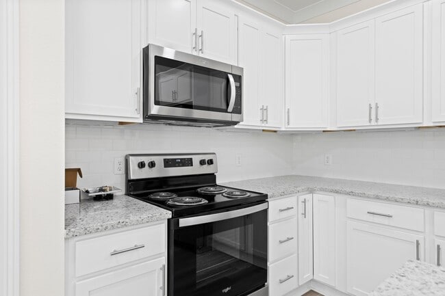 Building Photo - Bayou View