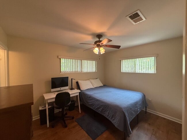 Building Photo - 3/2 in Fernwood Manor-FULLY FURNISHED