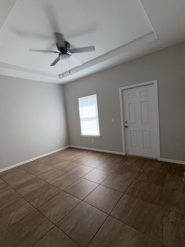 Building Photo - 3300 N Moorefield Rd