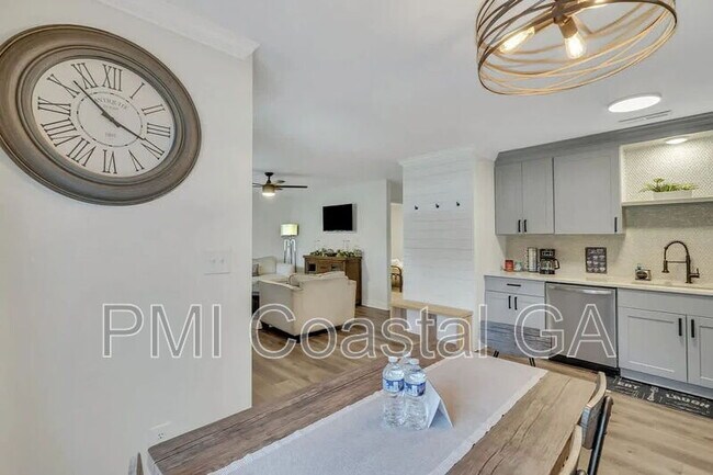 Building Photo - 302 Manden Rd