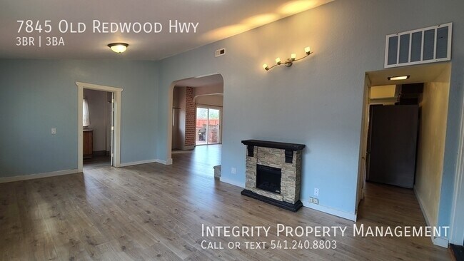 Building Photo - 7845 Old Redwood Hwy