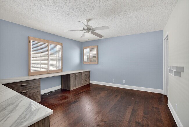Building Photo - 6502 Brava Way