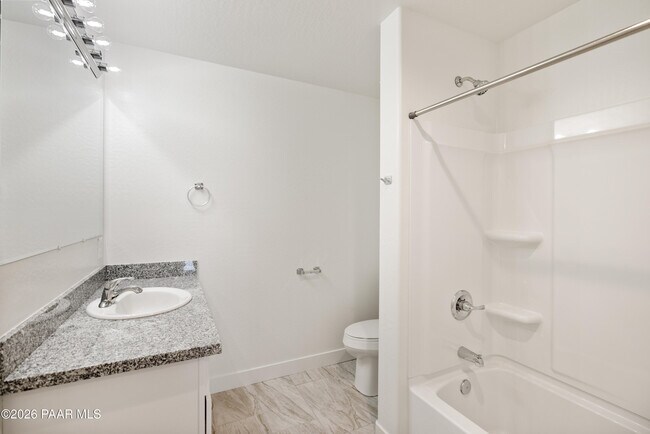 Building Photo - 6201 N Reata Dr