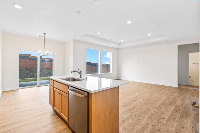 Building Photo - Beautiful brand new rental