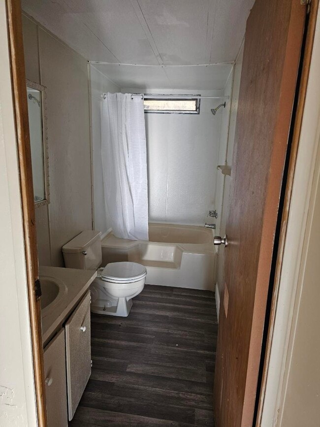 Building Photo - 7566 Peyraud Dr