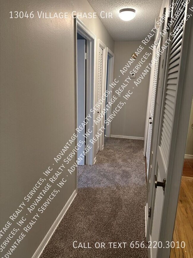Building Photo - 13046 Village Chase Cir