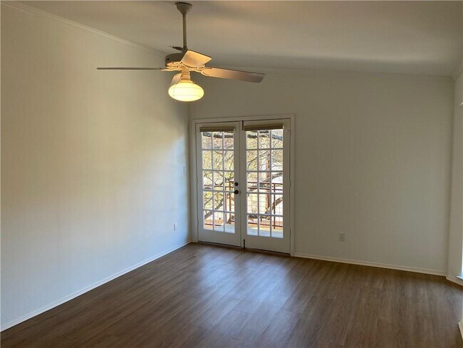 Building Photo - 2102 Rabb Rd