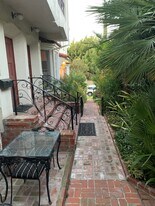 Building Photo - 9560 1/2 W Olympic Blvd