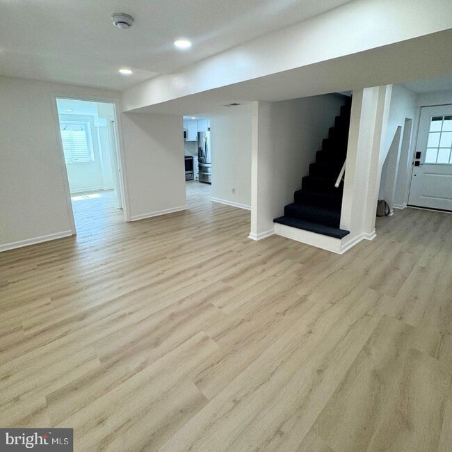 Building Photo - 6914 Columbia Pike