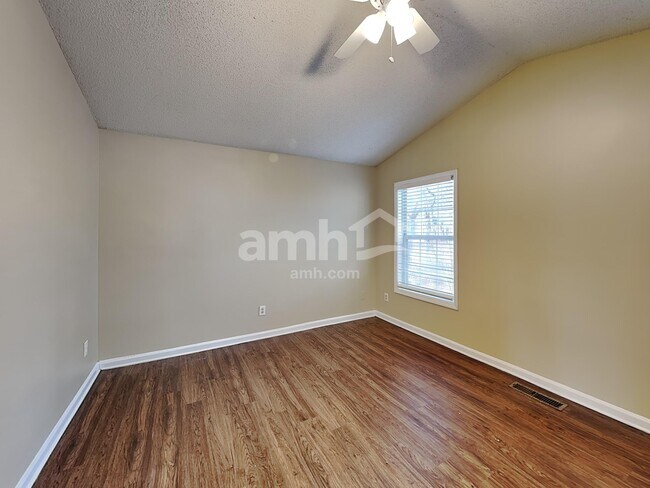 Building Photo - 32 Alston Ln SW