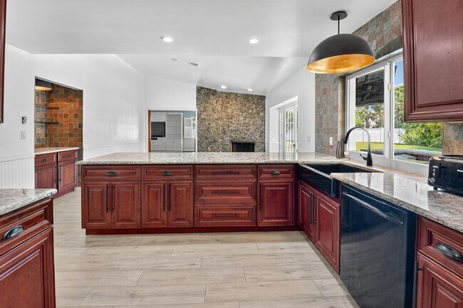 Building Photo - 1599 NW 14th Ave