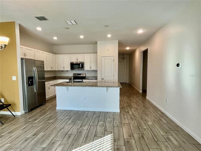 Building Photo - 421 Disa Dr