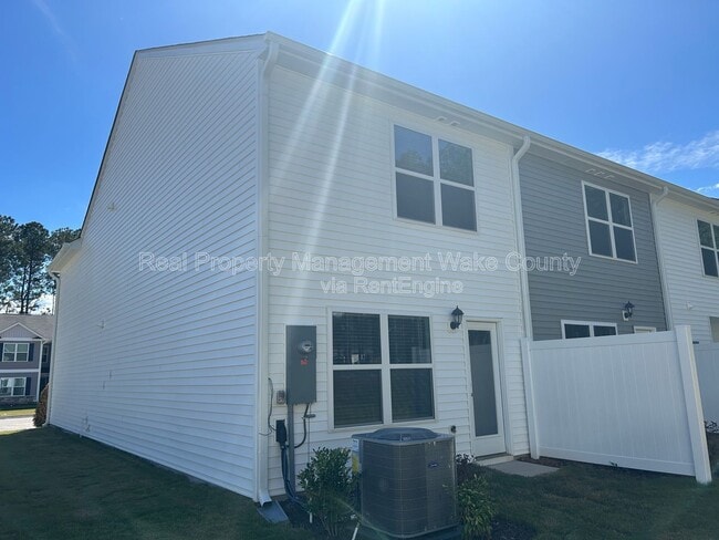 Building Photo - 8539 Beckett Chase Wy