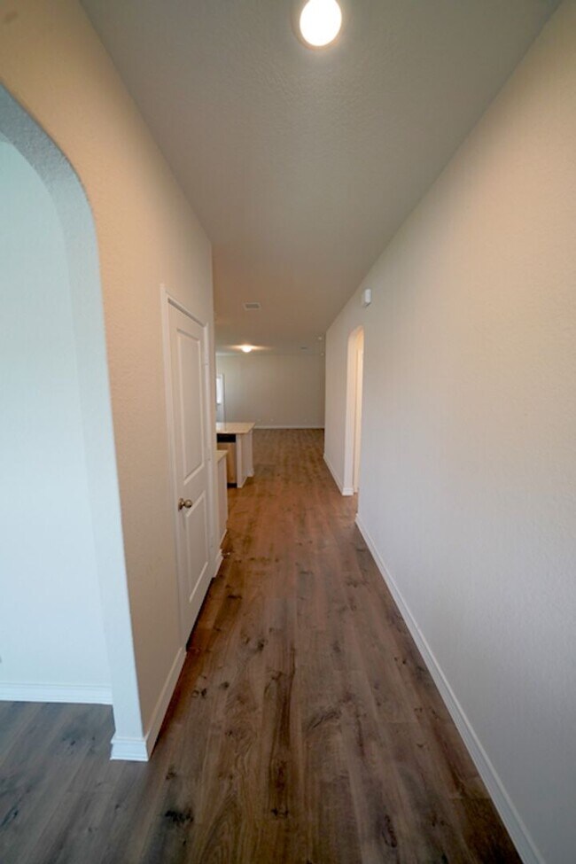 Building Photo - Newly Built Home in Red River Ranch Neighborhood of Cibolo, TX Realtor Commission: $500