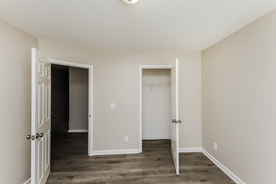 Building Photo - 4806 Brookwood Pl