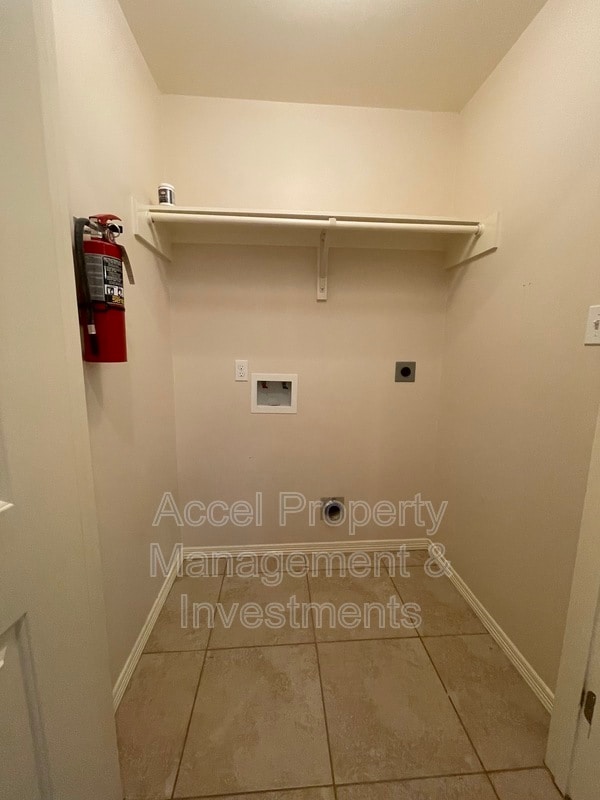 Building Photo - 415 W Pirul St