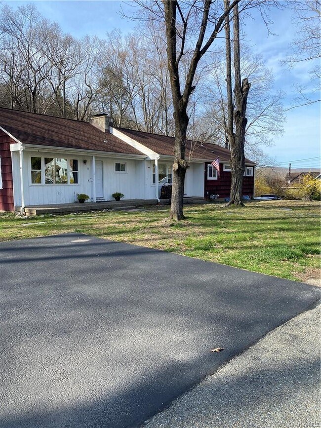 Building Photo - 18 Mountain Rd