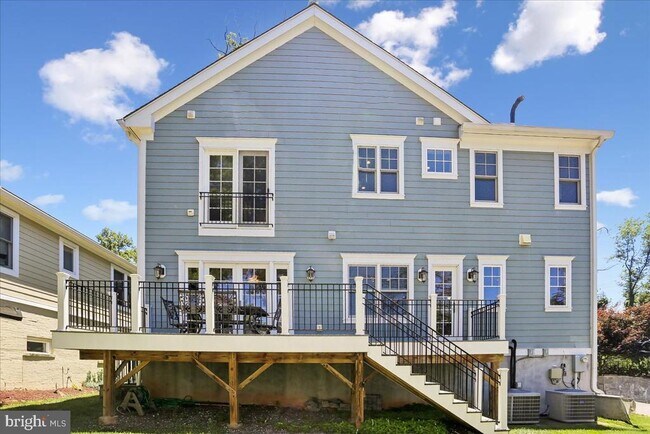 Building Photo - 7800 Radnor Rd