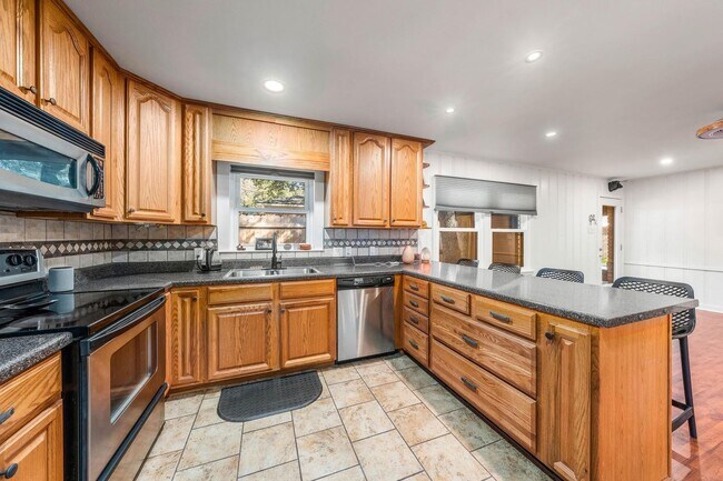 Building Photo - 4421 Cedar Mountain Dr