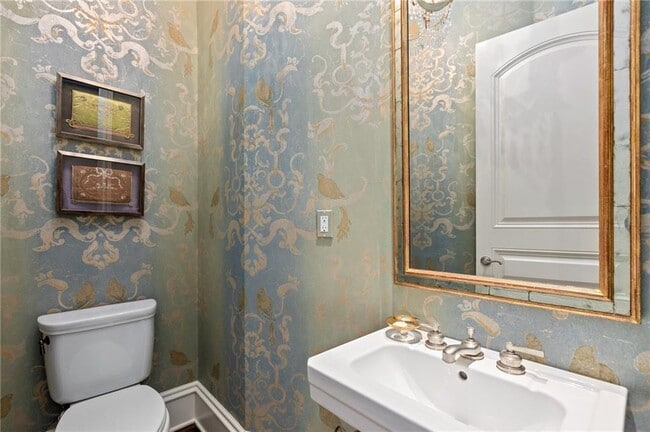 Building Photo - 3376 Peachtree Rd NE