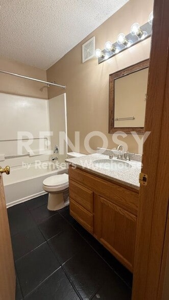 Building Photo - 15537 Foghorn Ln