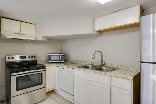 Building Photo - 1459 Hartford Ave SW