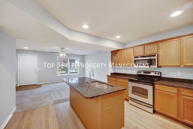 Building Photo - 9125 Greenspire Dr