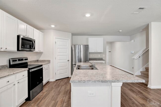 Building Photo - 5249 Peach Dr