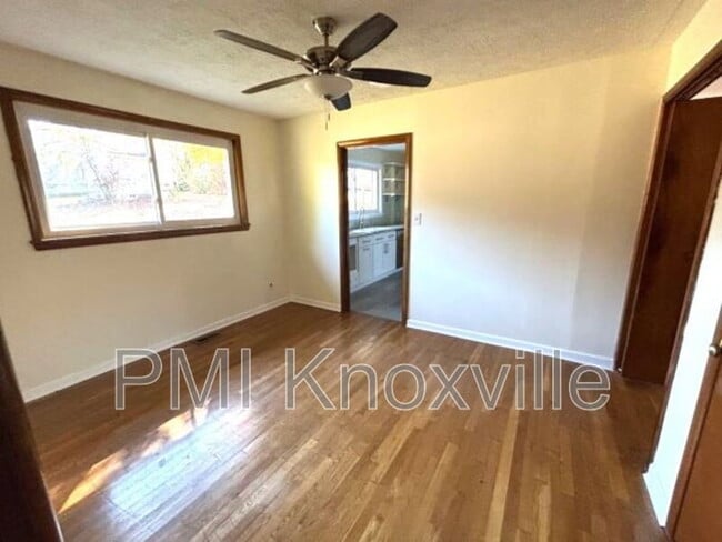 Building Photo - 4308 Lonas Dr