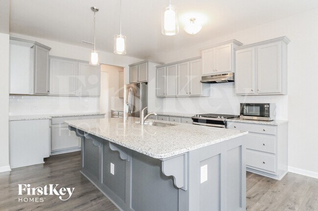Building Photo - 1307 Red Deer Dr