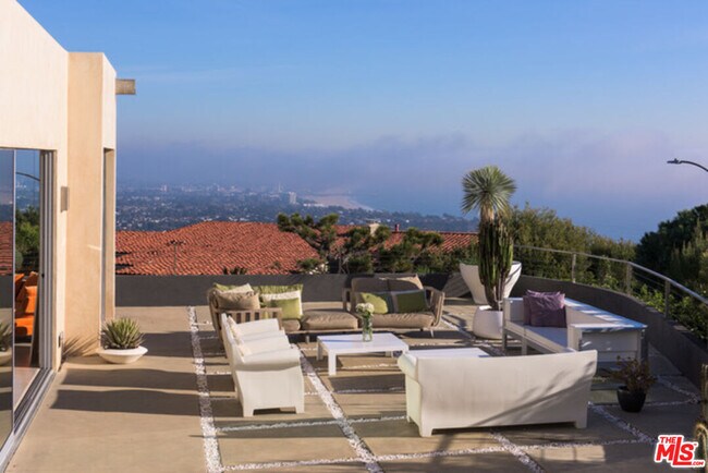 Building Photo - 1099 Vista Grande Dr