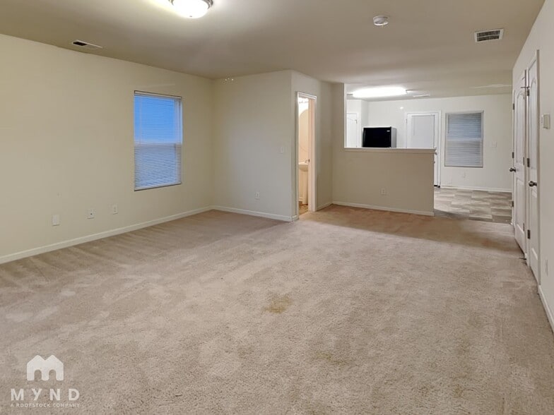 Building Photo - 2544 Piering Dr