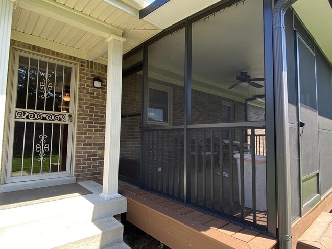 Building Photo - 7424 Crawfordshire Ln