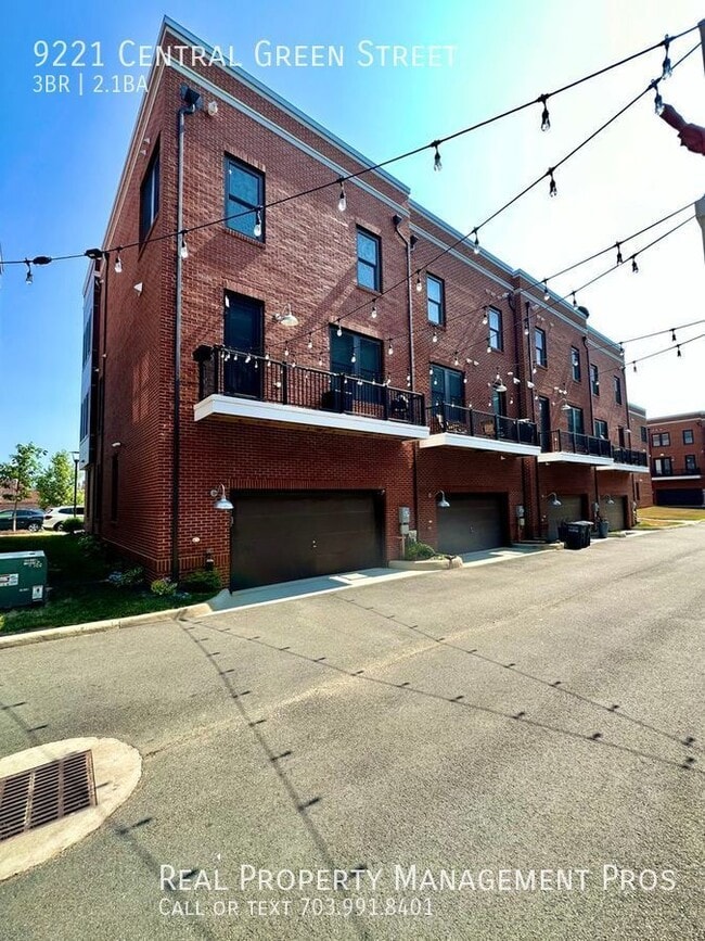 Building Photo - 9221 Central Green St
