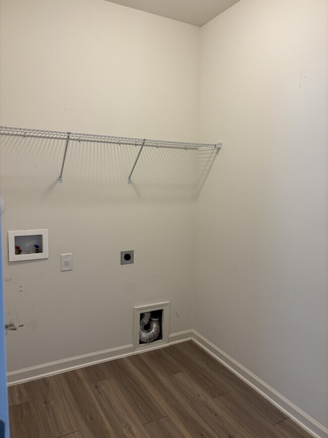 Building Photo - 145 Relict Dr