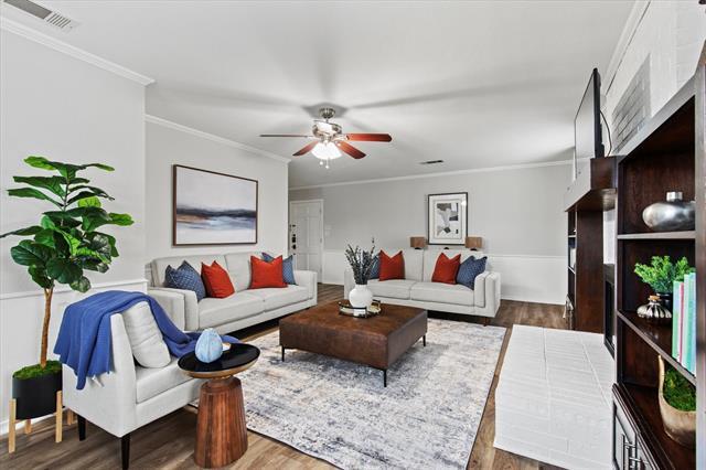 Building Photo - 10023 Olmos Dr