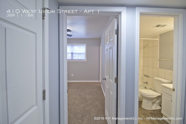 Building Photo - Woodcrest Three Bedroom First Floor
