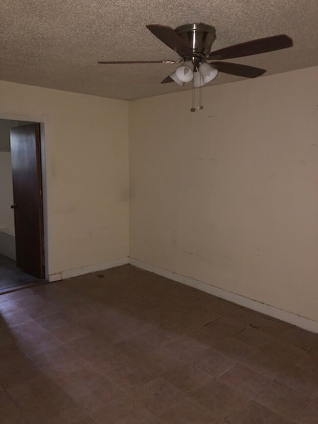 Building Photo - 2545 Trichel St