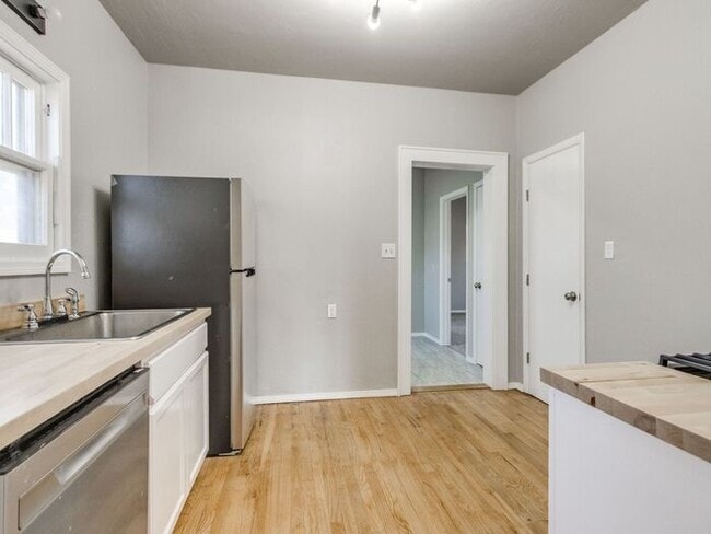 Building Photo - Renovated 3-bedroom, 2-bath home located in the heart of Edmond!