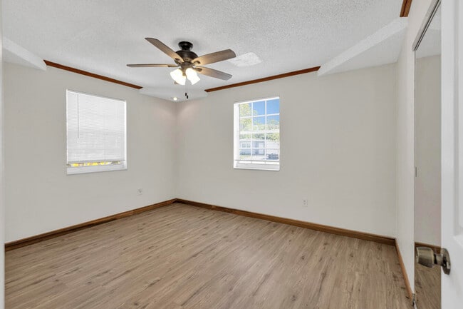 Building Photo - 261 NE 42nd St