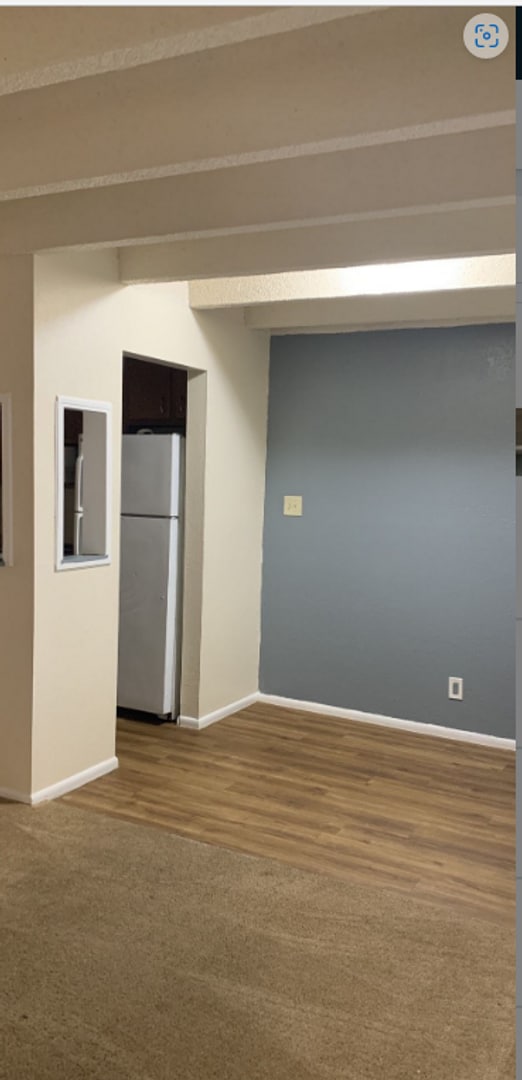 Building Photo - Beautiful 1 Bedroom Condominium!