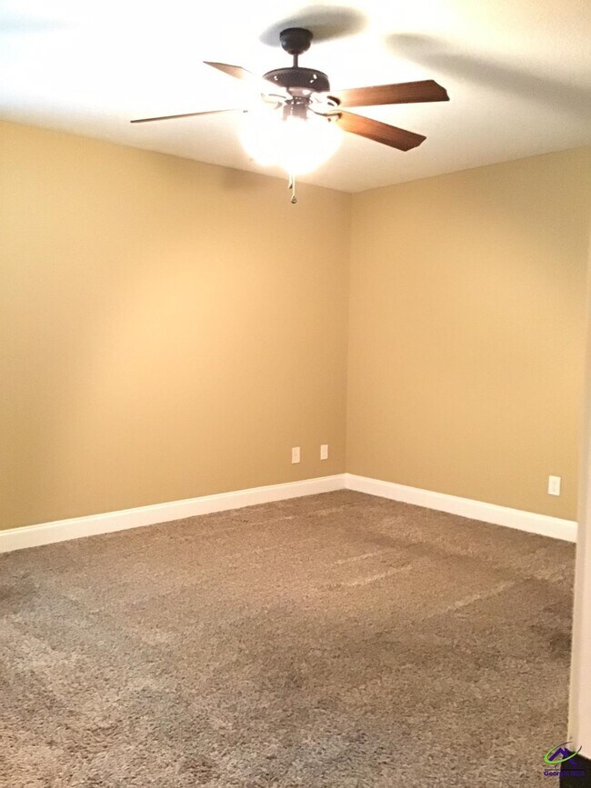 Building Photo - 108 Pershing Pl Ct