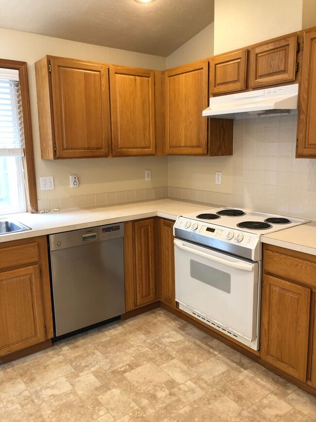 Building Photo - Beautiful 3-Bedroom Home In SW Corvallis