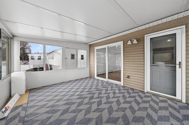 Building Photo - 13 Sutherland Dr