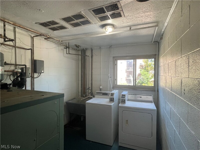 Building Photo - 1867 N Taylor Rd