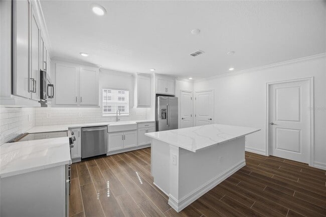 Building Photo - 4510 S Manhattan Ave