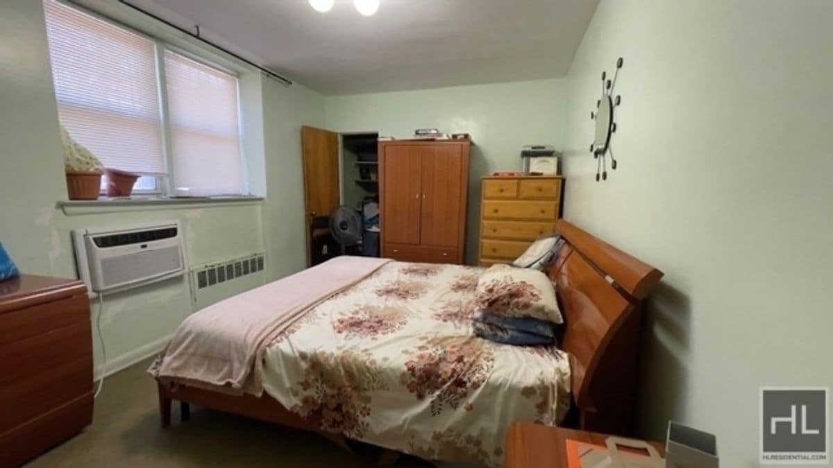 Building Photo - BRIGHT AND  LARGE 2  BEDROOMS RUGBY ROAD/P...