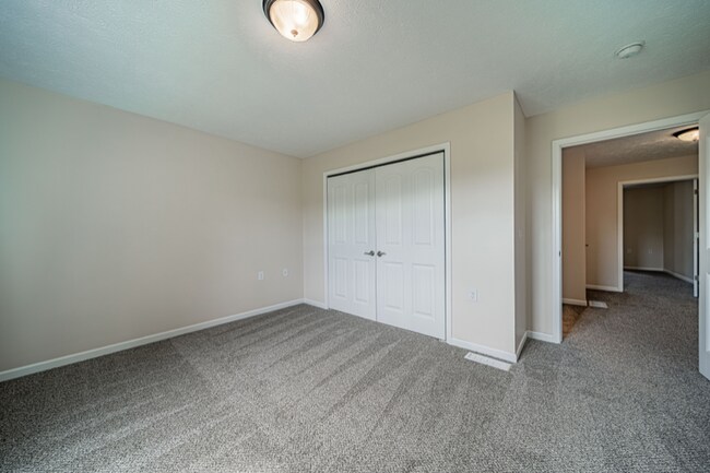 Building Photo - 6535 Bayside Dr