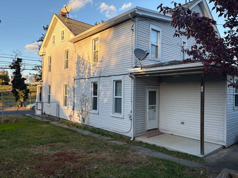 Building Photo - 2319 Herr St