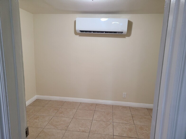 Building Photo - 4019 Rubidoux Blvd